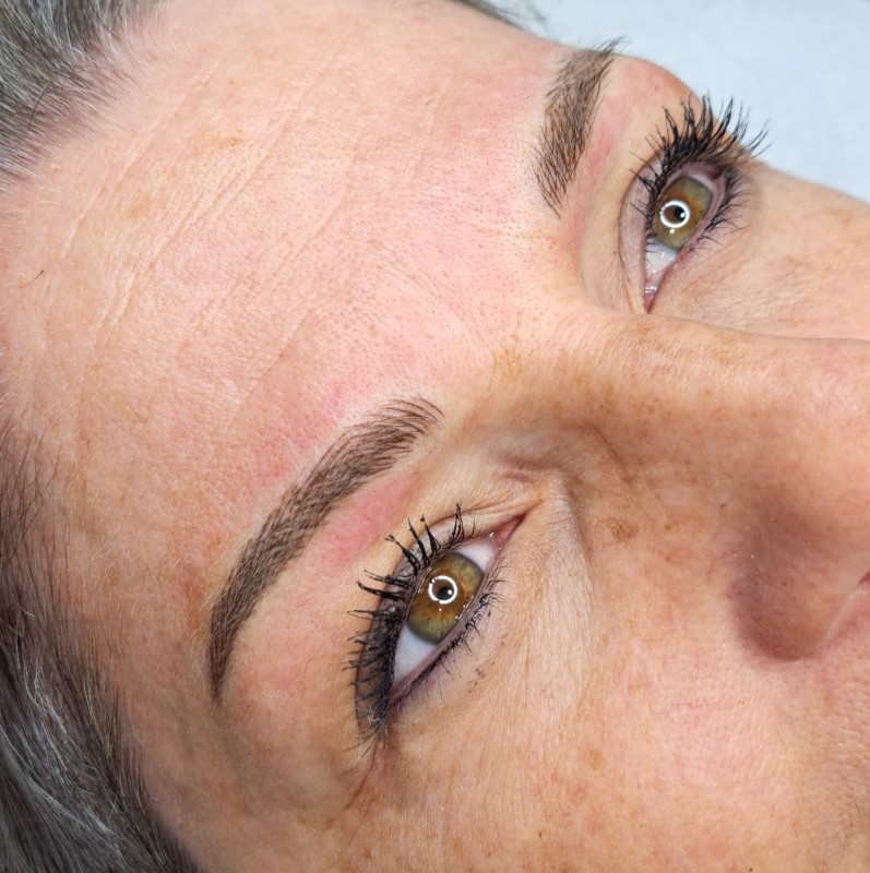 Choisir entre Microblading et Microshading à Biscarrosse dans le Nord des Landes